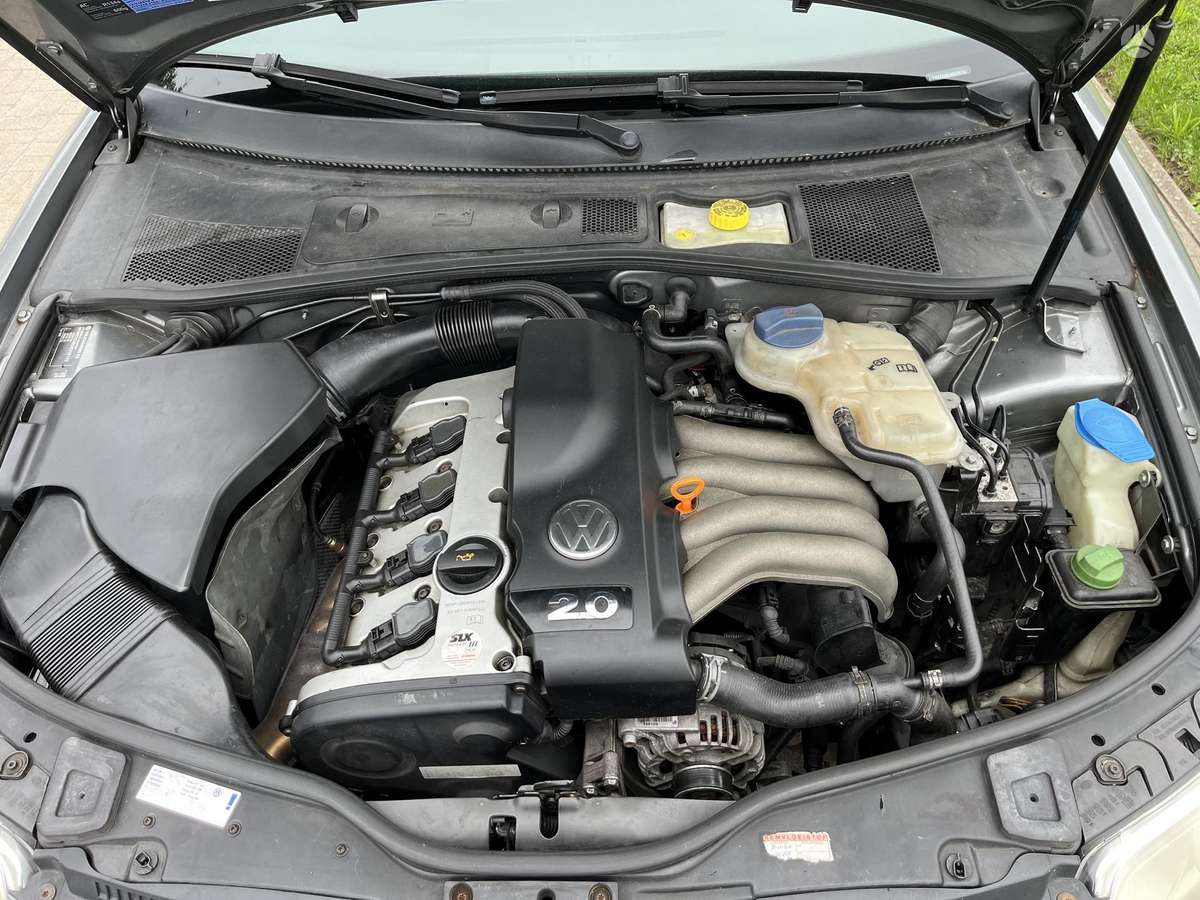 Volkswagen Passat 2004 — photo 16