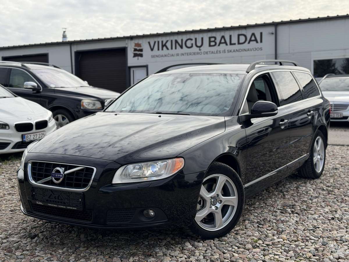 Volvo V70 2013 — салон