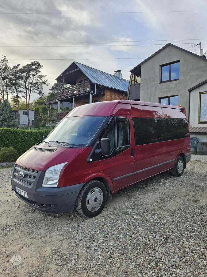 Ford Transit 2012 — вигляд ззаду
