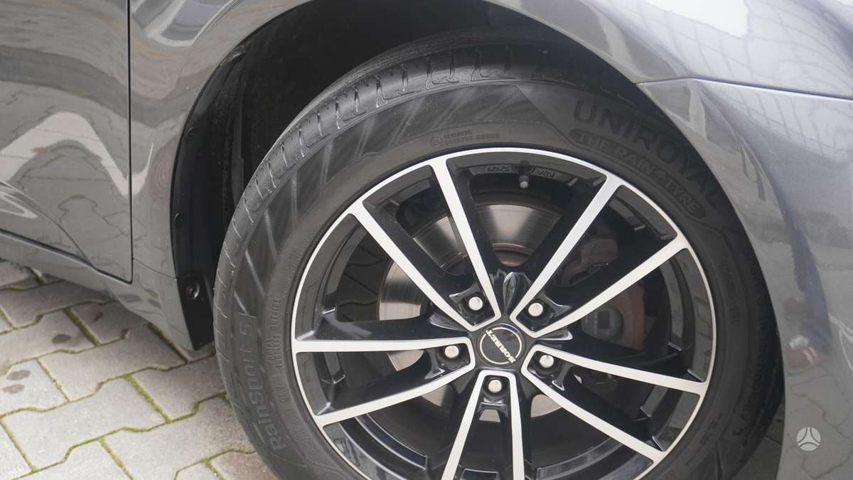 Toyota Avensis 2014 — photo 11
