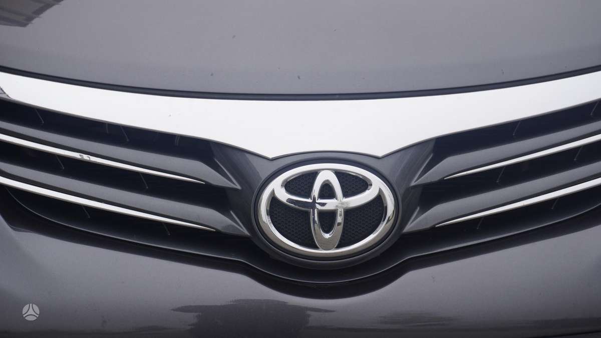 Toyota Avensis 2014 — photo 13