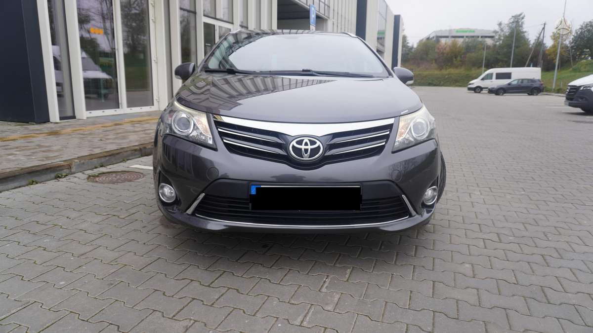 Toyota Avensis 2014 — photo 14