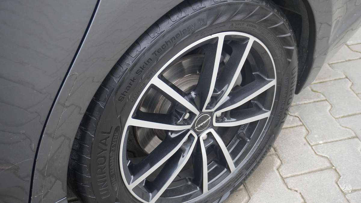 Toyota Avensis 2014 — photo 21