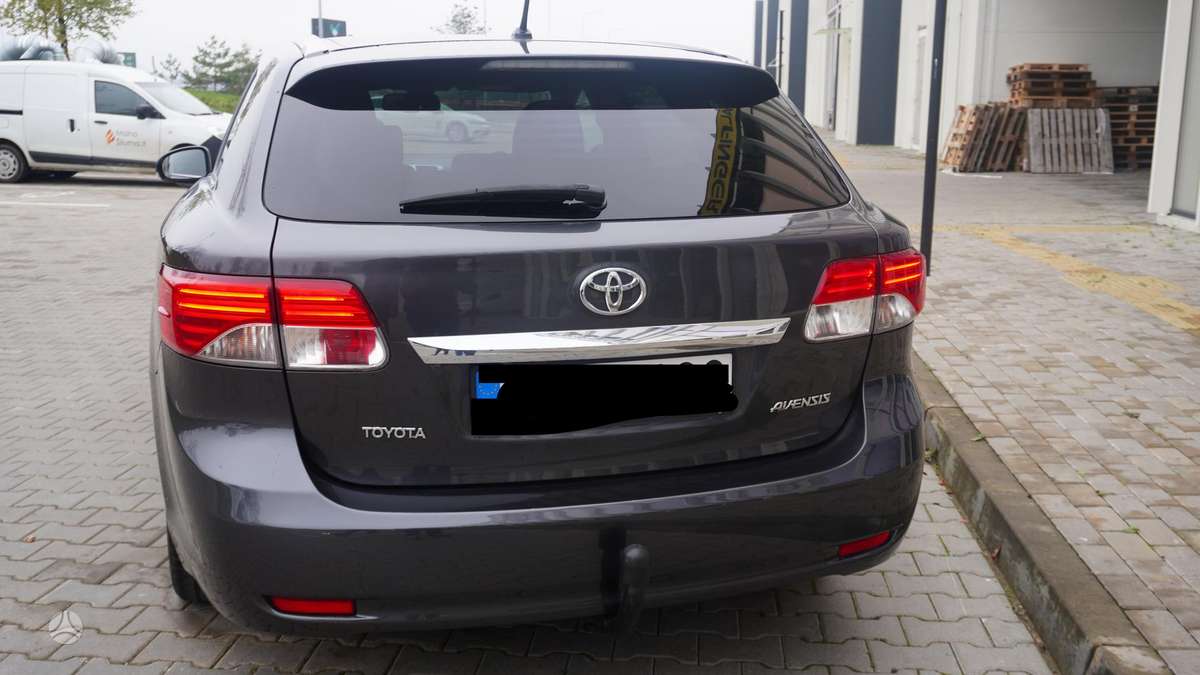 Toyota Avensis 2014 — photo 22