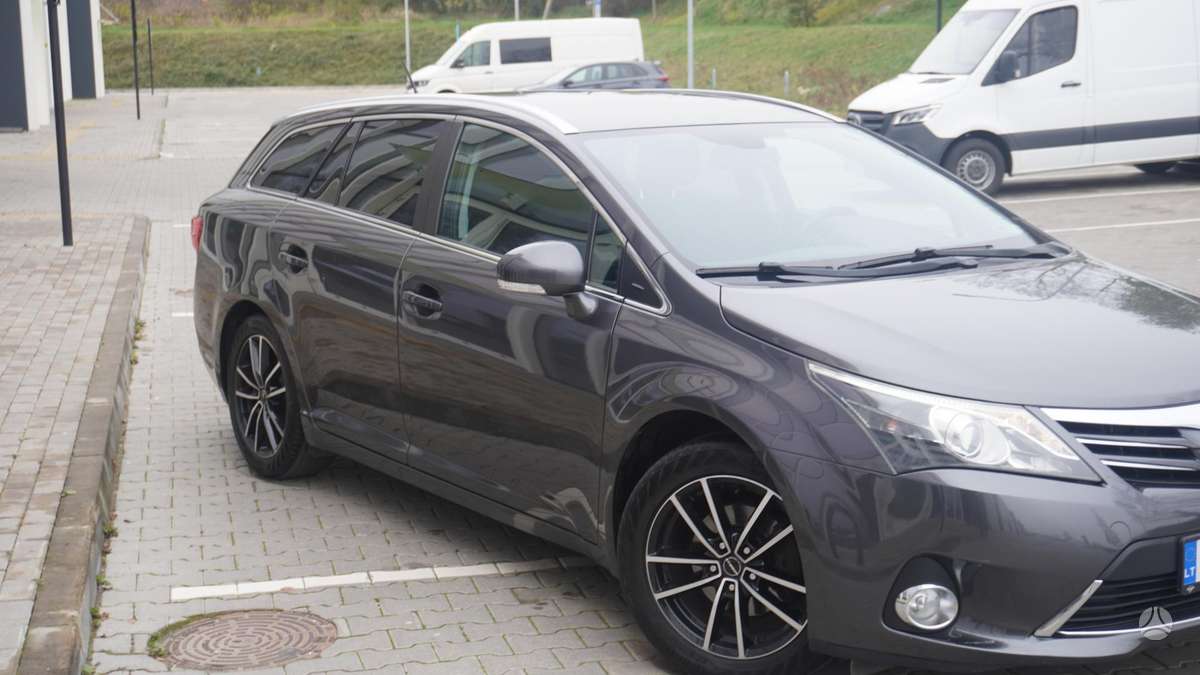 Toyota Avensis 2014 — photo 24