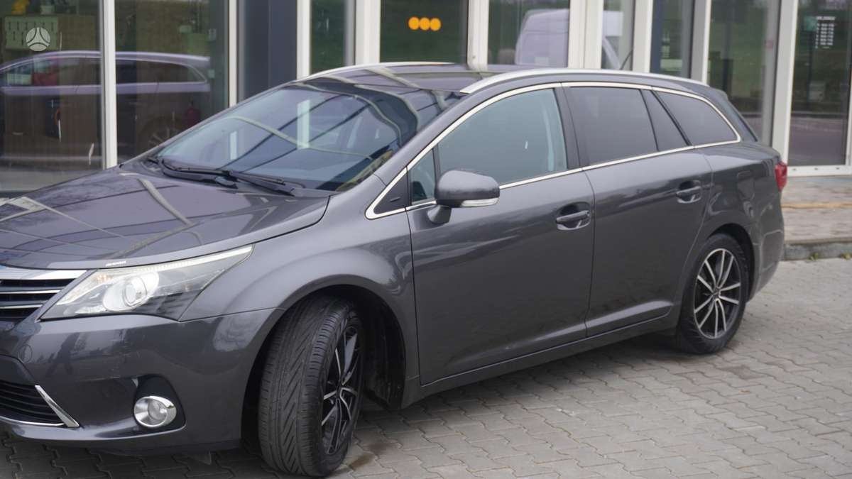 Toyota Avensis 2014 — photo 25