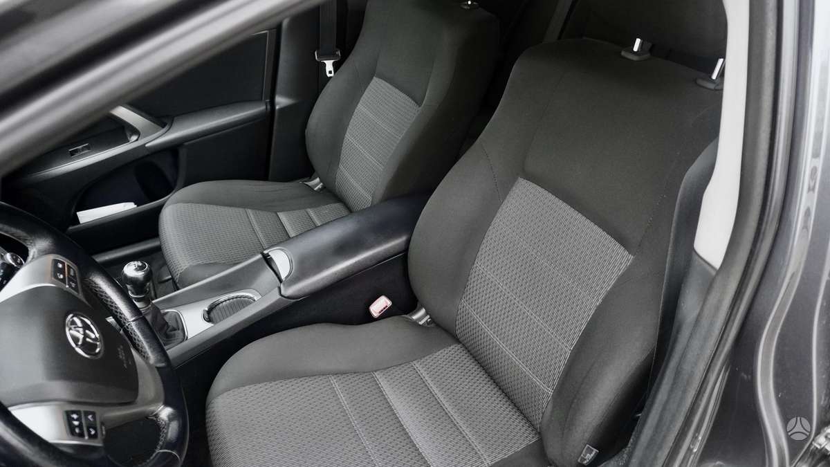 Toyota Avensis 2014 — photo 33