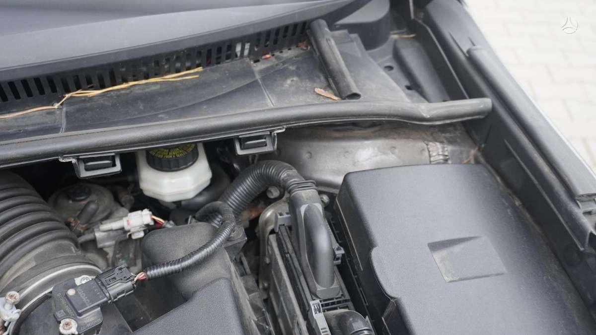 Toyota Avensis 2014 — photo 36
