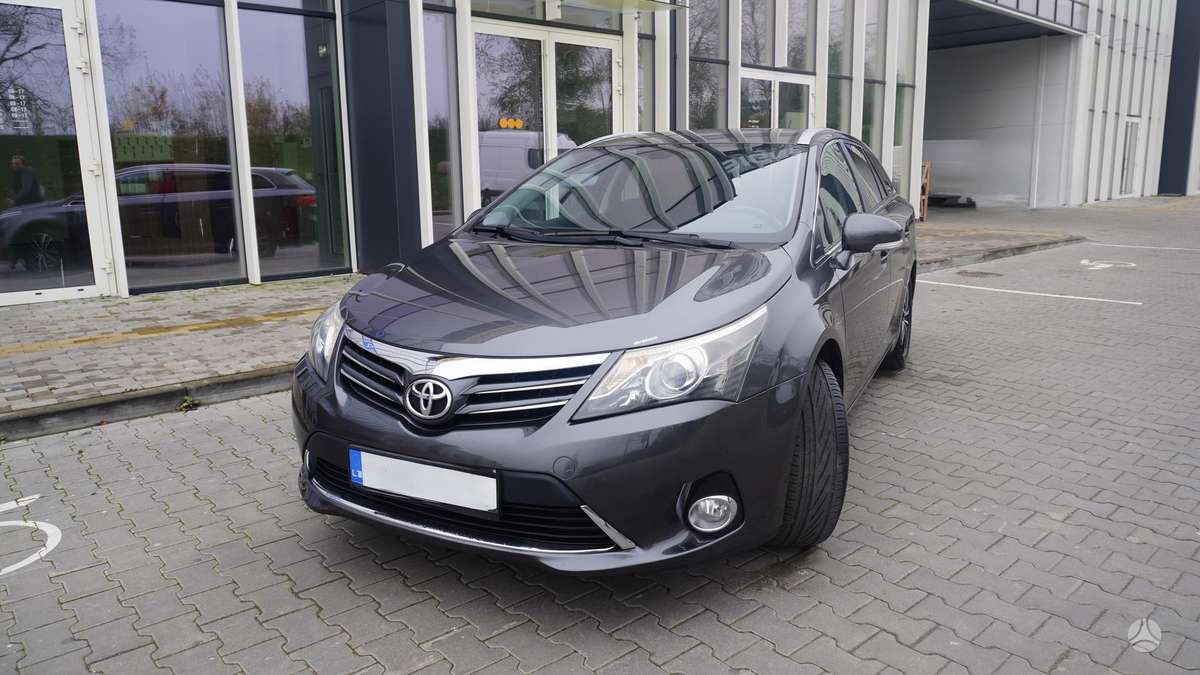 Toyota Avensis 2014 — engine 1998 cm³, 124 HP (91kW)