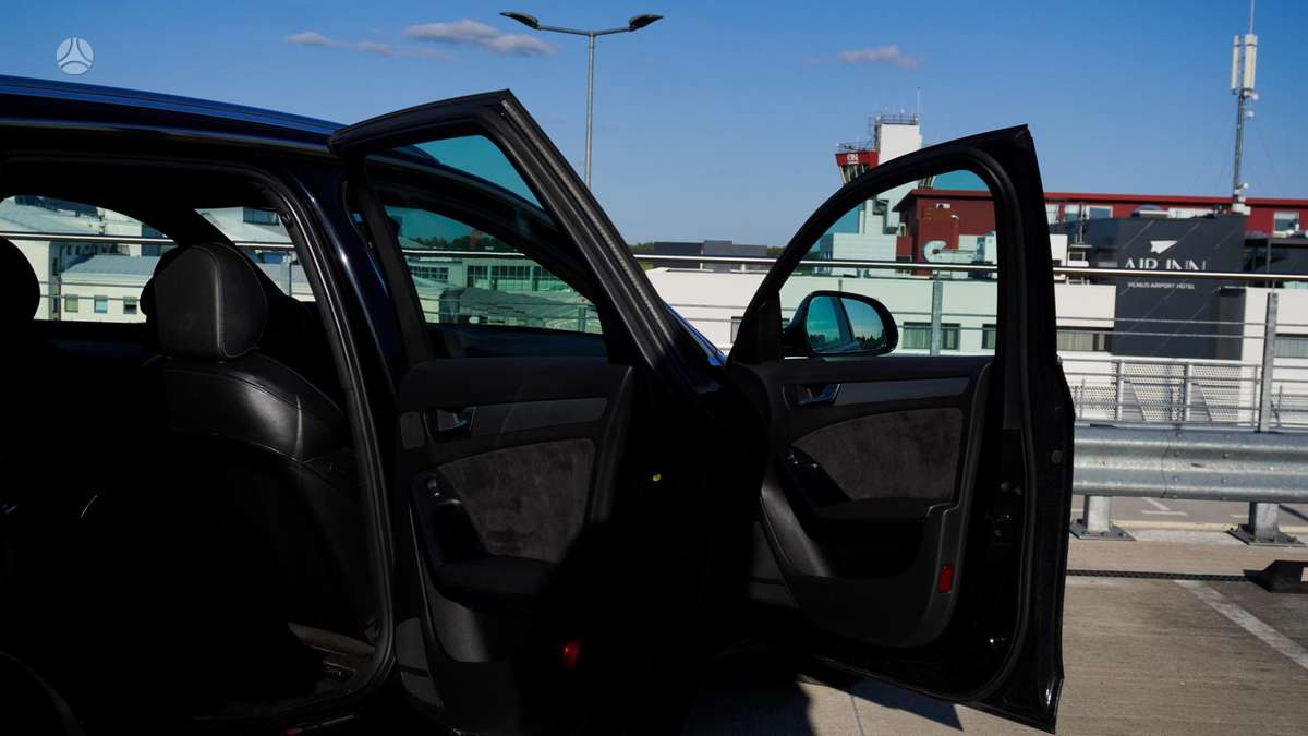 Audi A4 2008 — photo 10