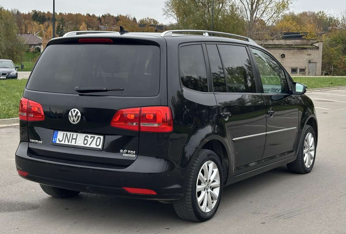 Volkswagen Touran 2012 — photo 14