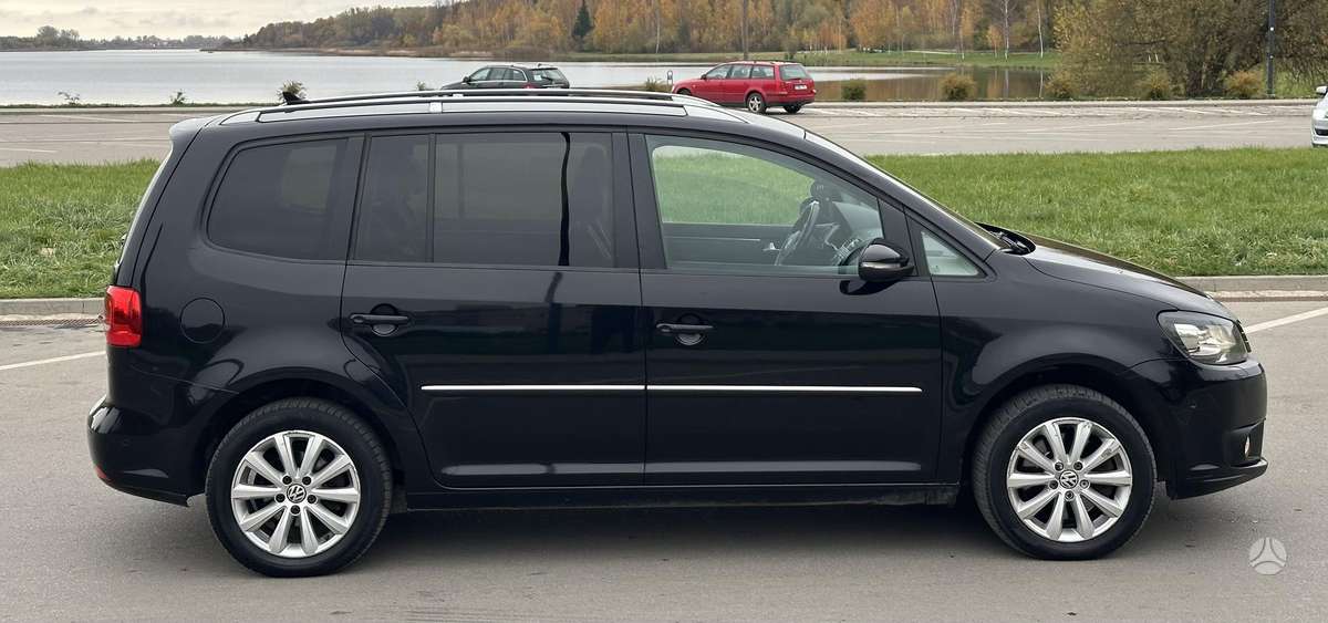 Volkswagen Touran 2012 — photo 18