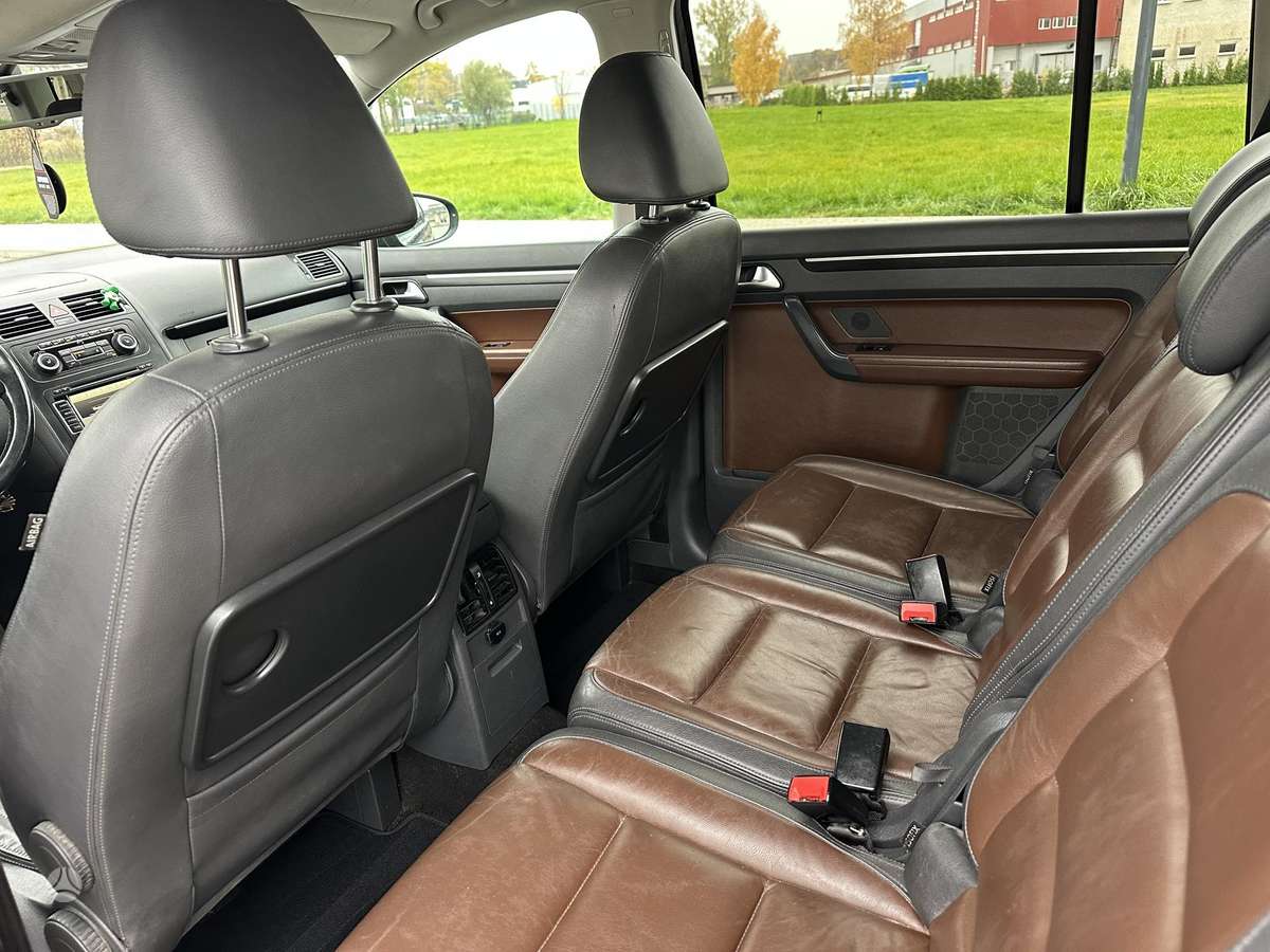 Volkswagen Touran 2012 — photo 22