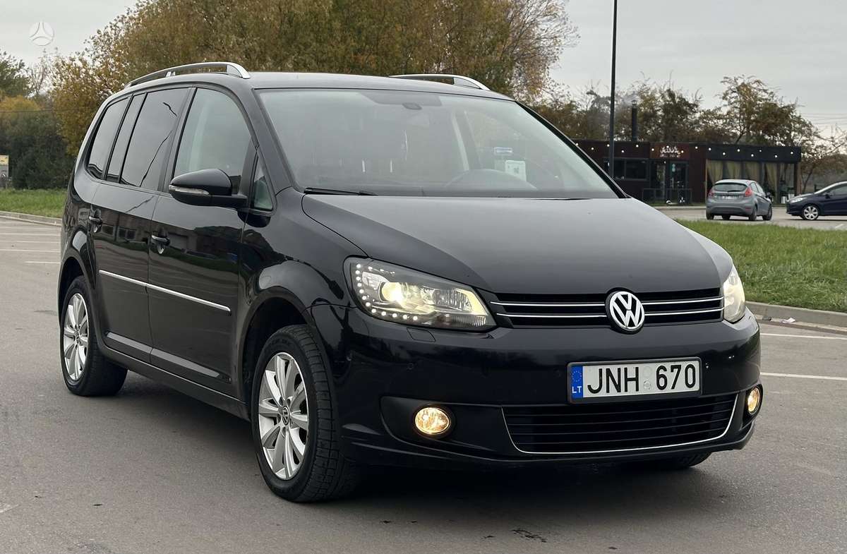 Volkswagen Touran 2012 — engine 1968 cm³, 140 HP (103kW)