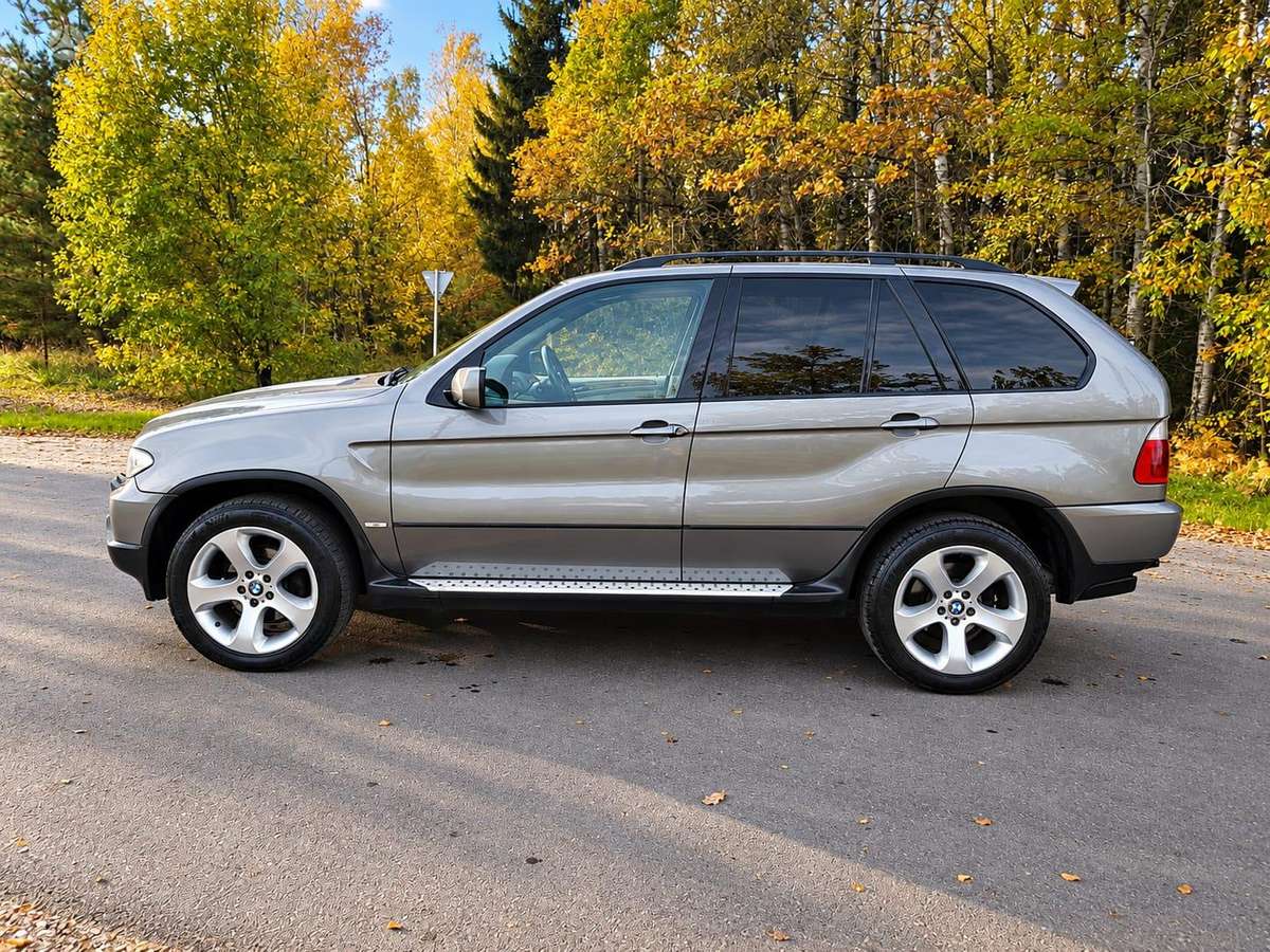 BMW X5 2005 — interior