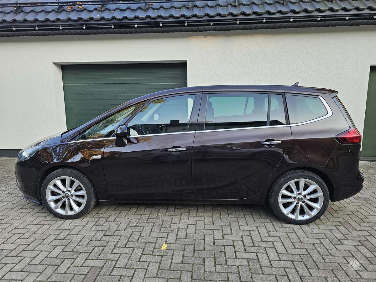 Opel Zafira 2012 — двигун 1956 cm³, 165 HP (121kW)
