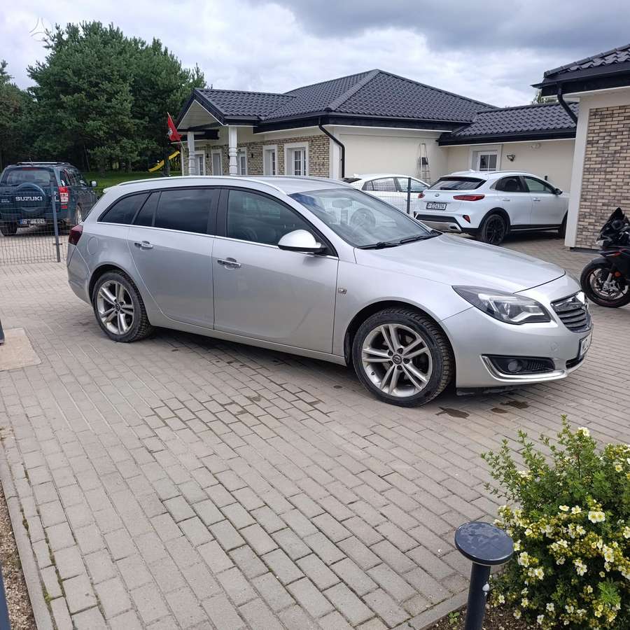 Opel Insignia 2014 — rear view