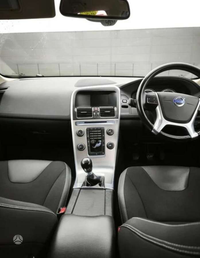Volvo XC60 2013 — двигун 1984 cm³, 163 HP (120kW)