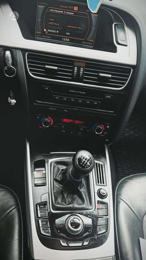 Audi A4 2009 — photo 12