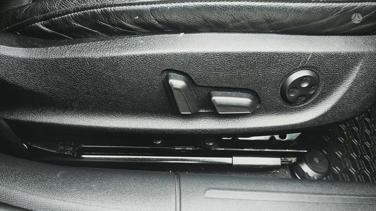 Audi A4 2009 — photo 15