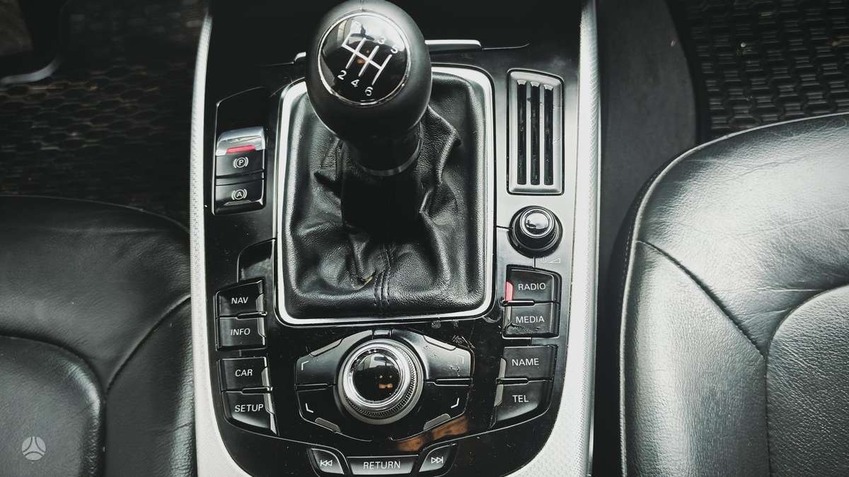Audi A4 2009 — photo 16