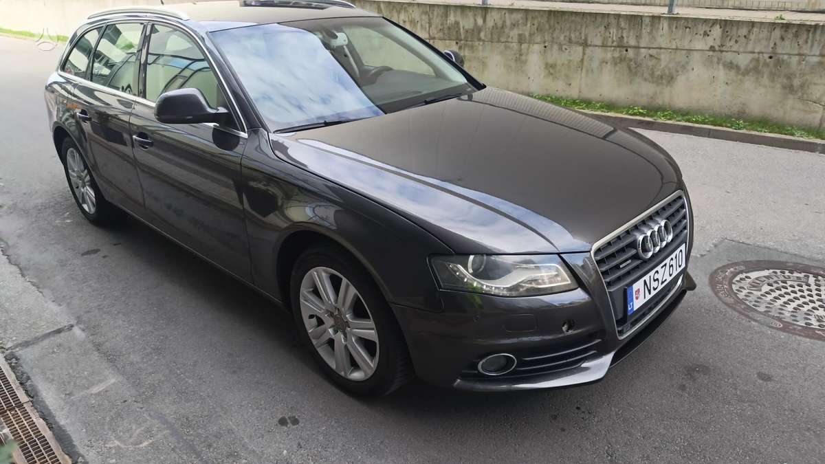 Audi A4 2009 — rear view