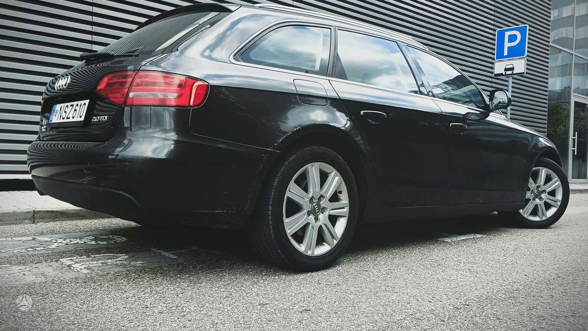 Audi A4 2009 — interior