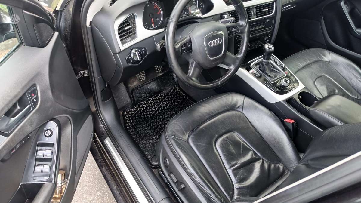 Audi A4 2009 — photo 5