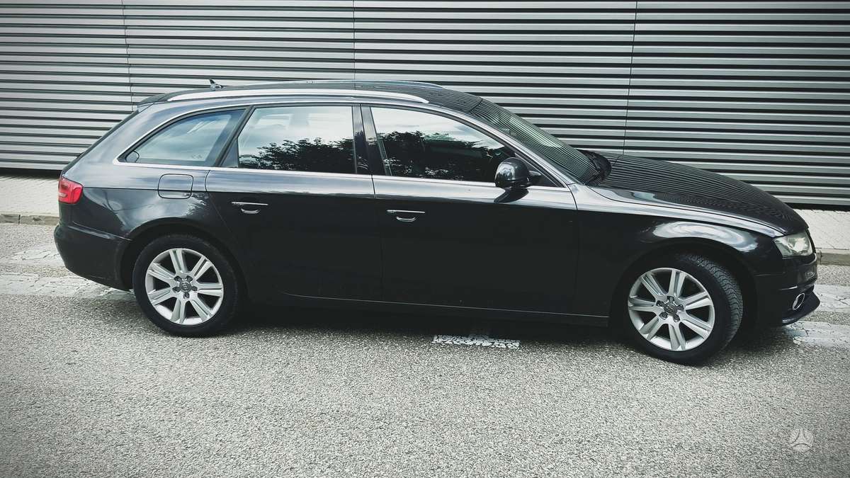 Audi A4 2009 — photo 7