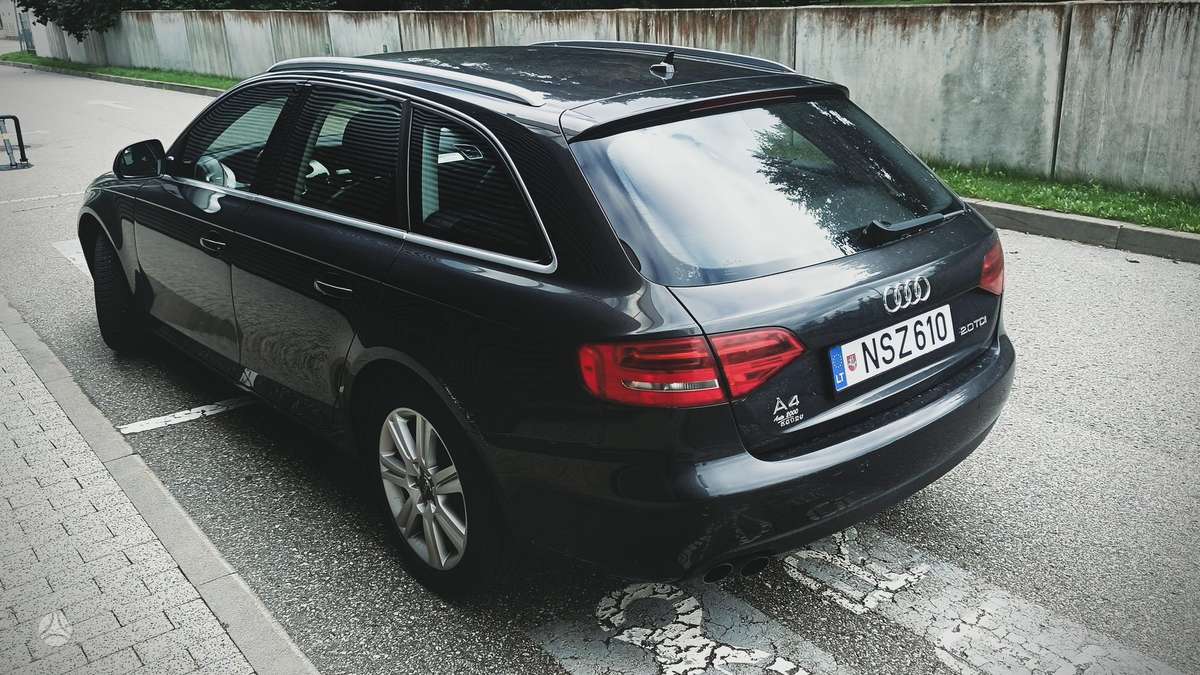 Audi A4 2009 — photo 8