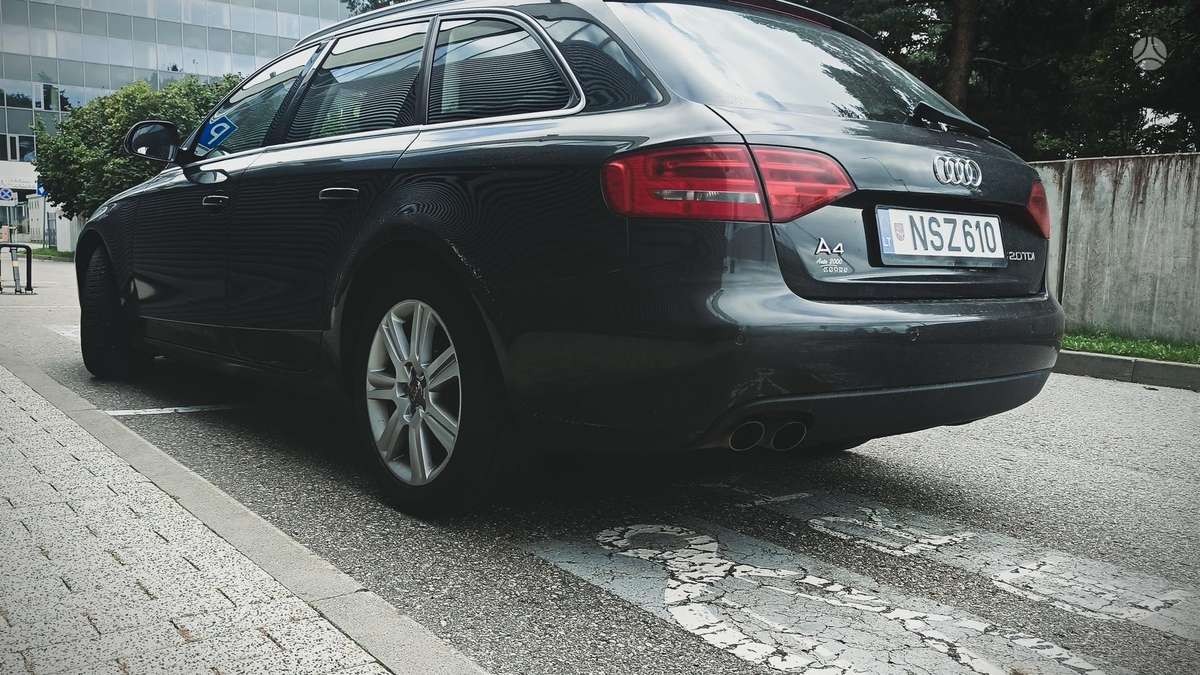 Audi A4 2009 — photo 9