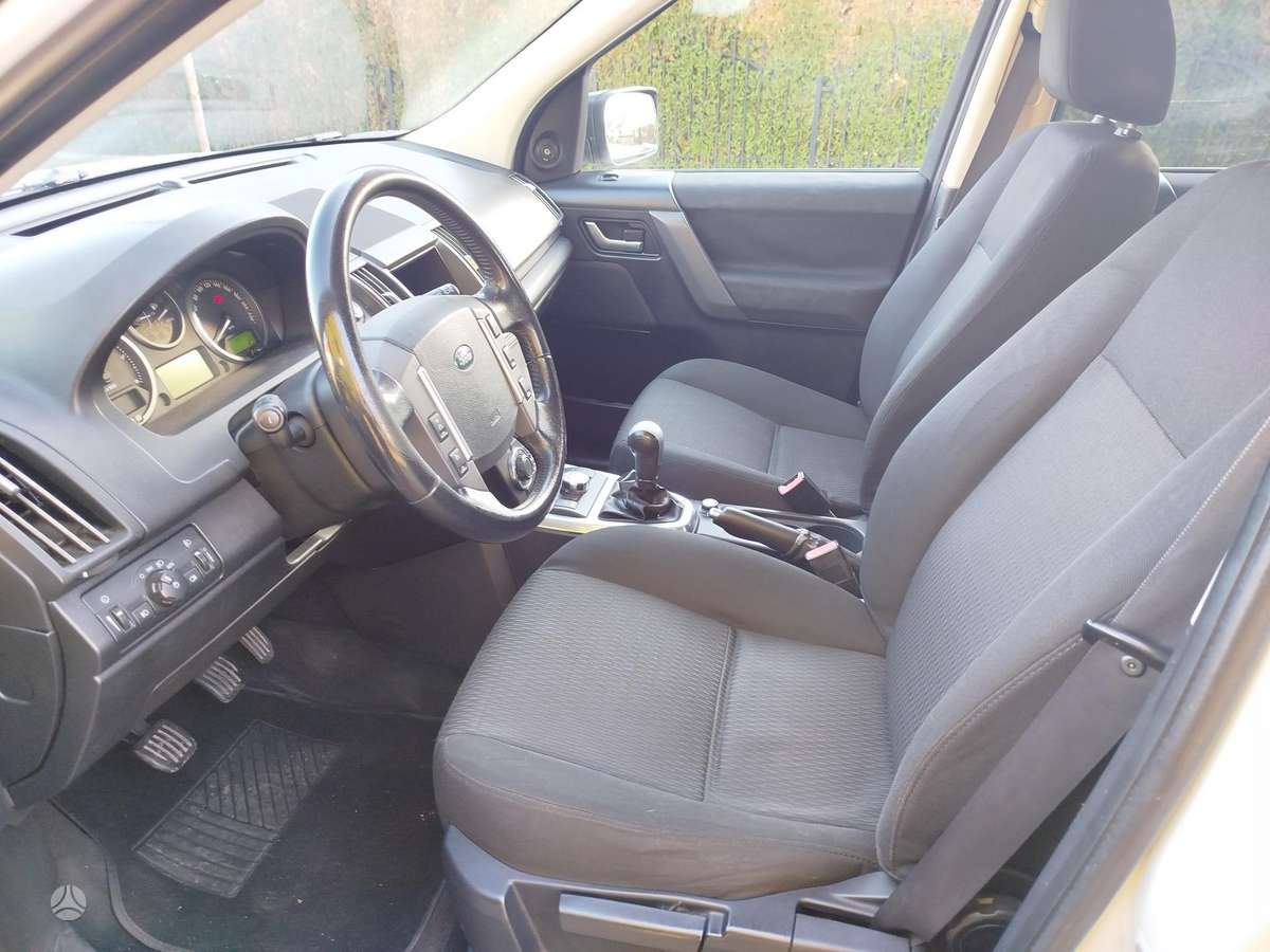 Land Rover 2010 — photo 5