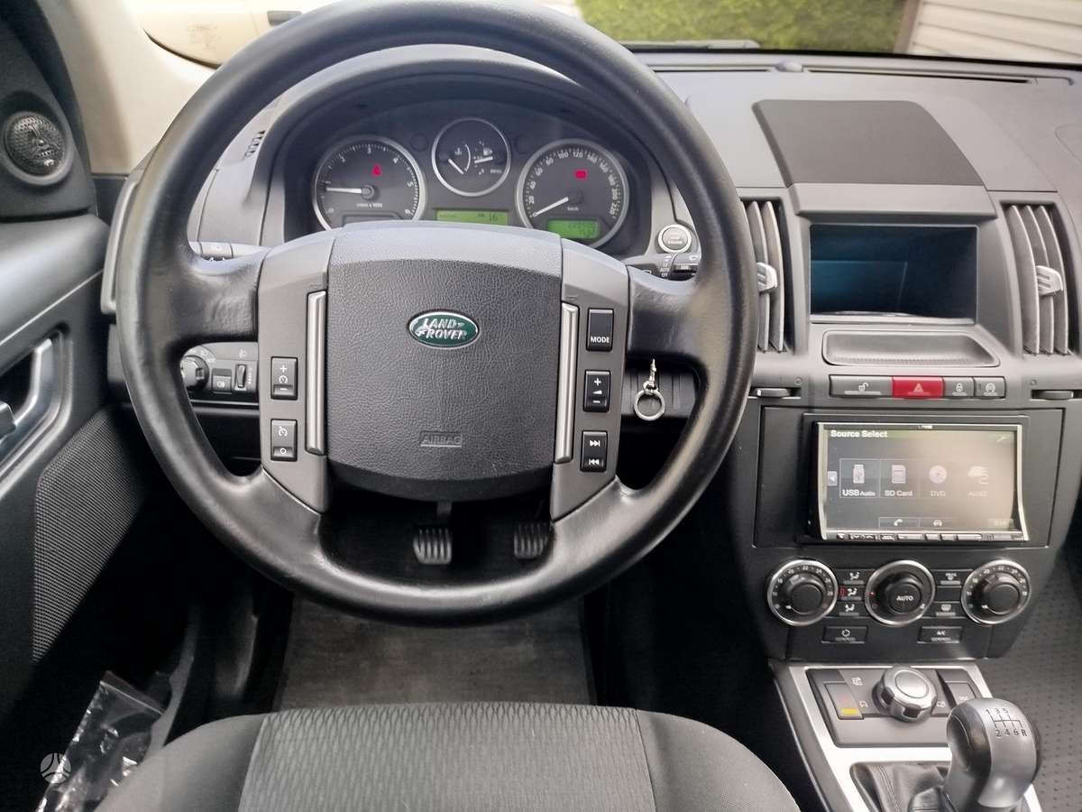 Land Rover 2010 — photo 7