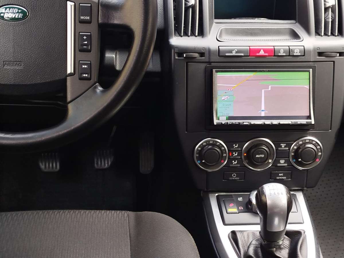 Land Rover 2010 — photo 8