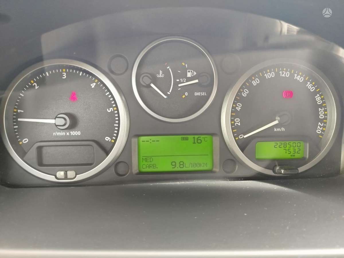 Land Rover 2010 — photo 9