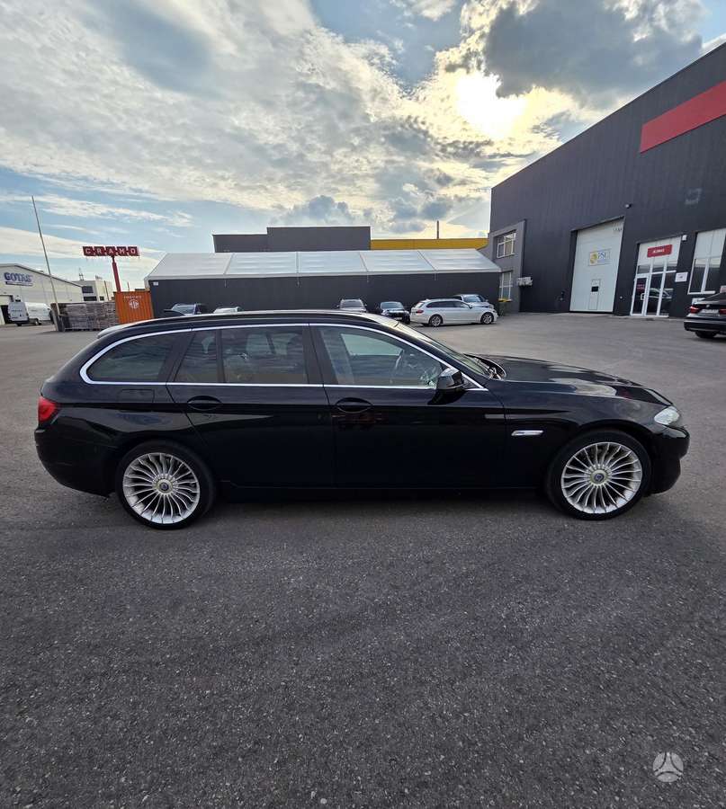 BMW 525 2011 — photo 6