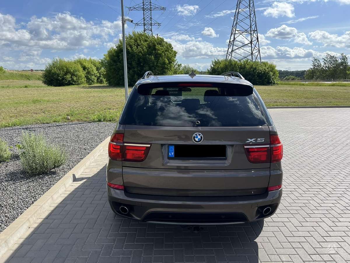 BMW X5 2011 — photo 5