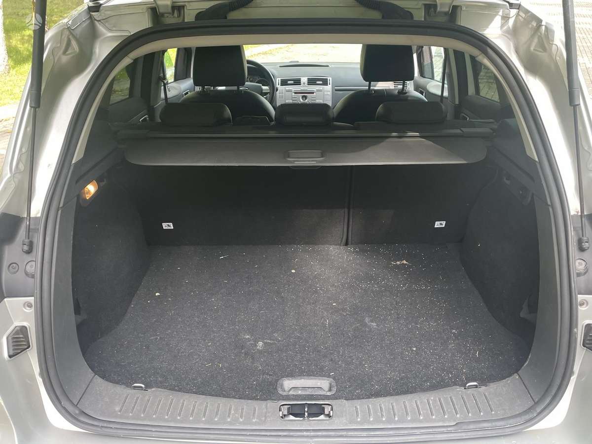 Ford Kuga 2009 — photo 11