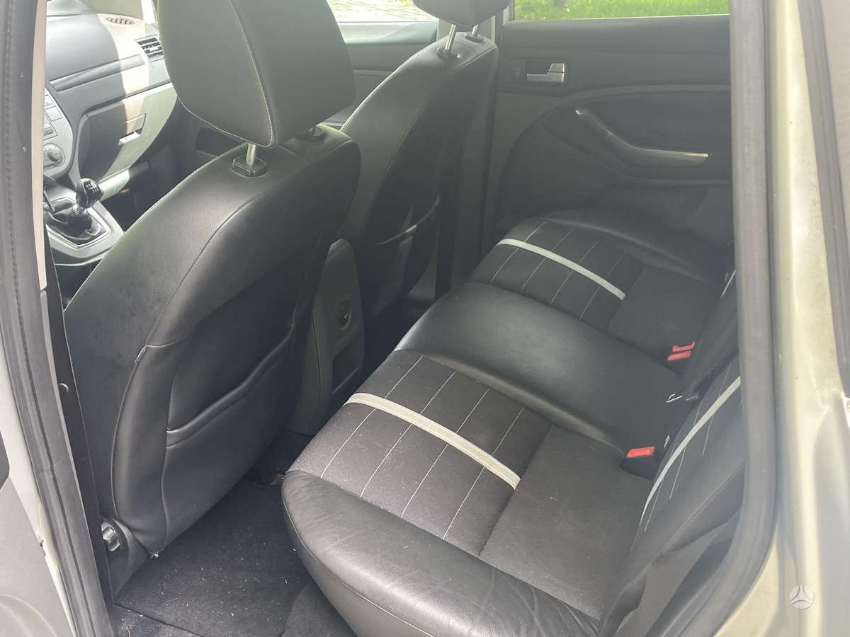 Ford Kuga 2009 — photo 12