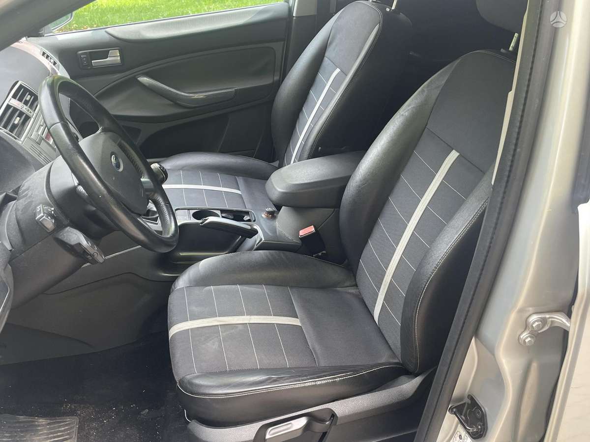 Ford Kuga 2009 — photo 15