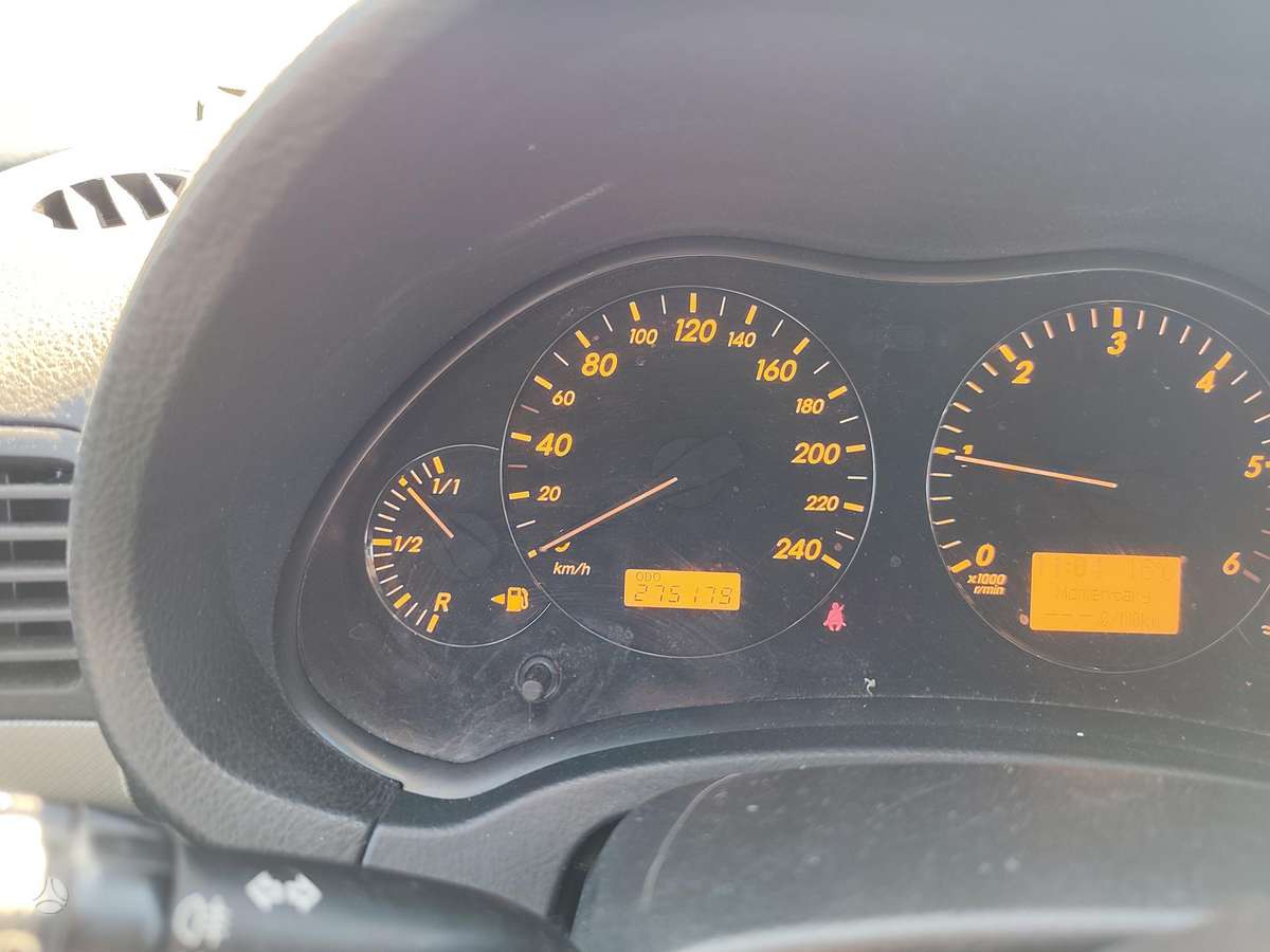 Toyota Avensis 2009 — двигун 2231 cm³, 177 HP (130kW)