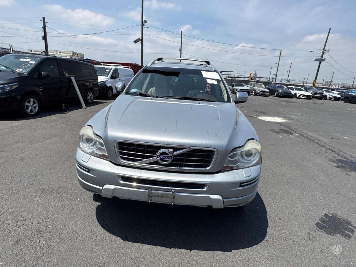 Volvo XC90 2013 — вигляд ззаду