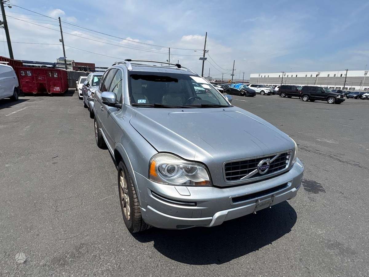 Volvo XC90 2013 — салон