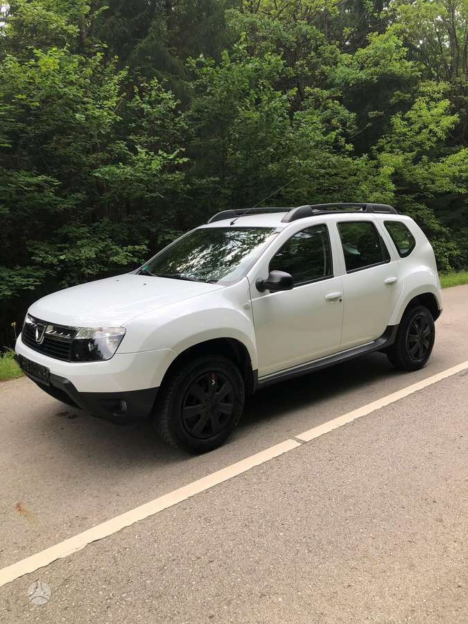 Dacia Duster 2013 — rear view