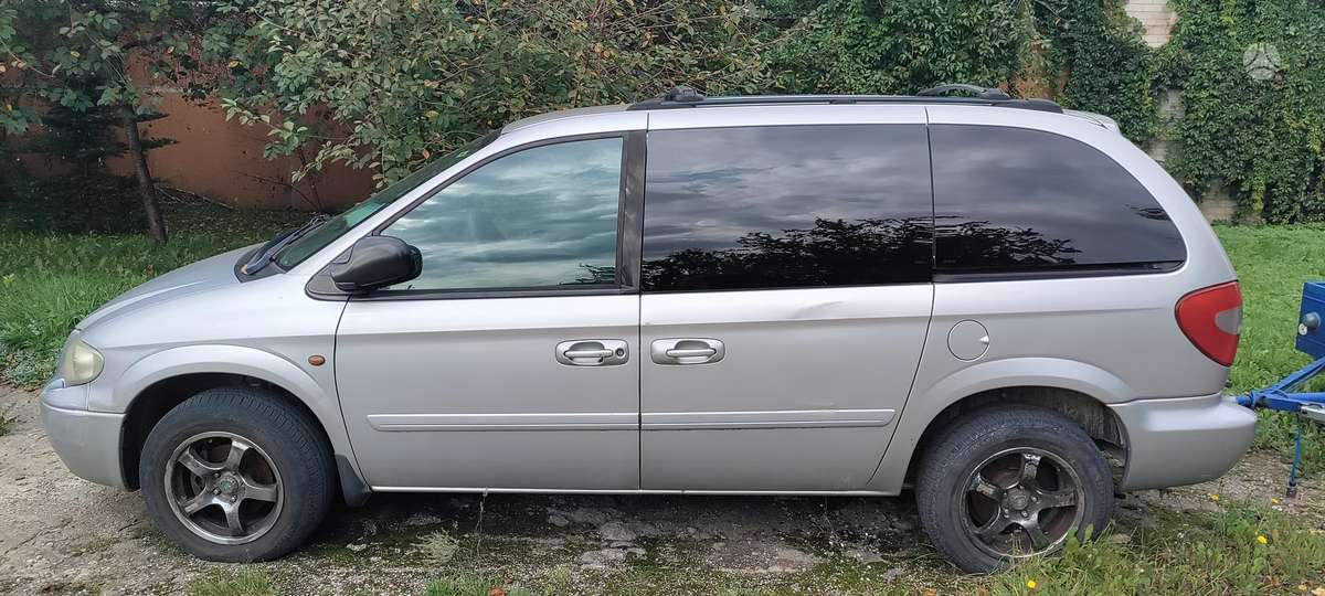 Chrysler Voyager 2004 — interior