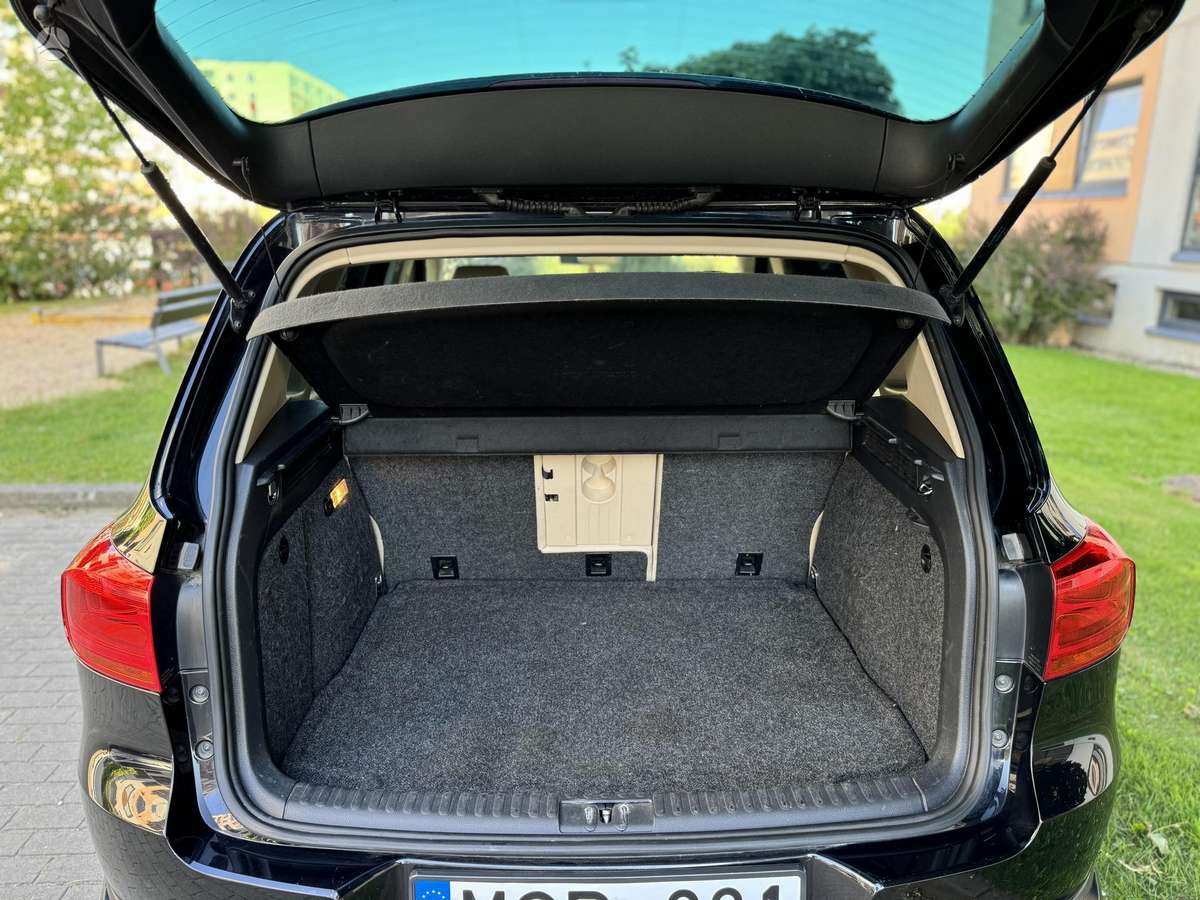 Volkswagen Tiguan 2012 — photo 17