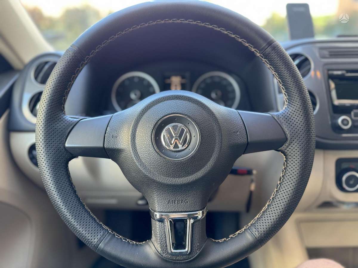 Volkswagen Tiguan 2012 — photo 18