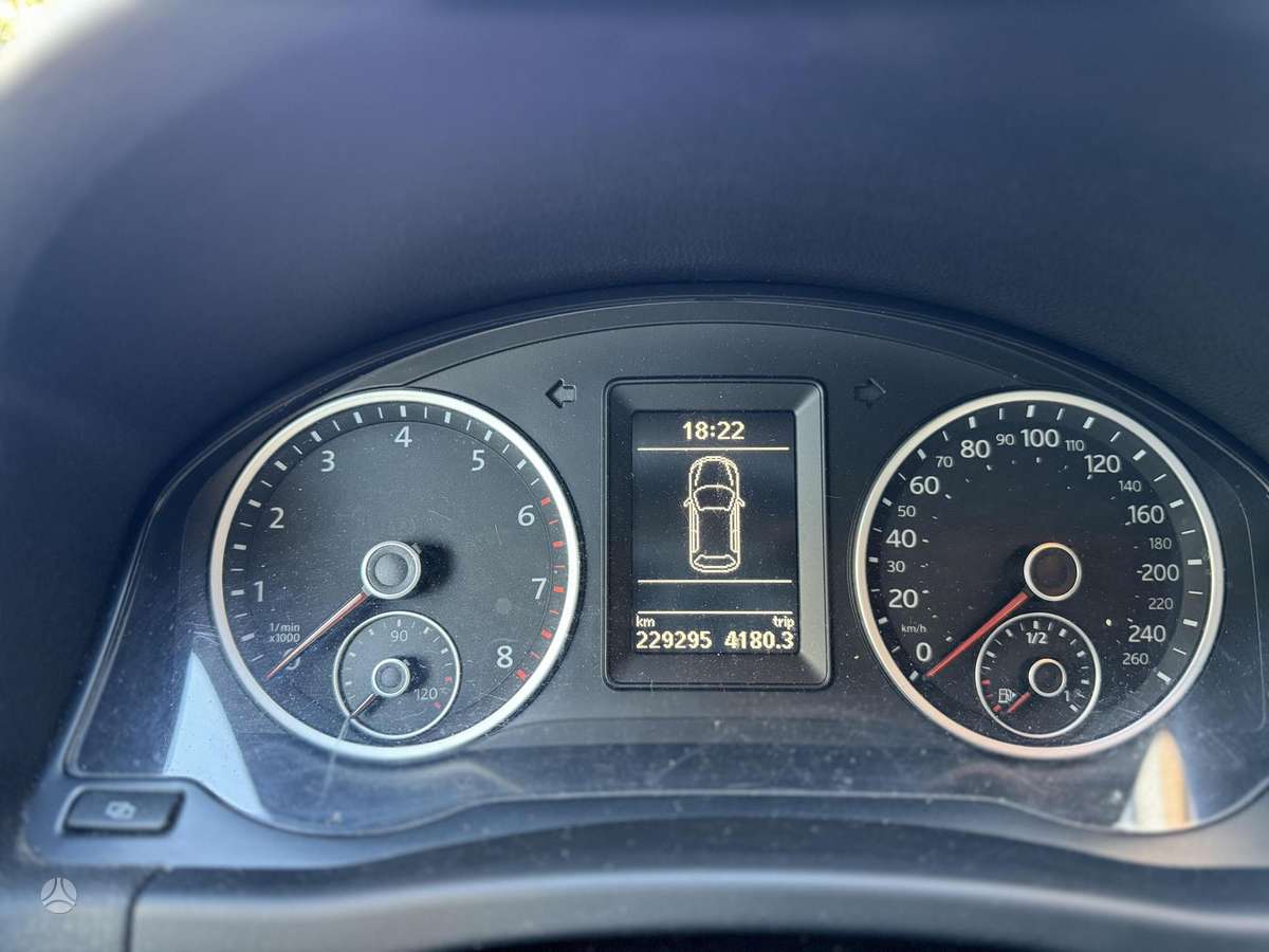 Volkswagen Tiguan 2012 — photo 19