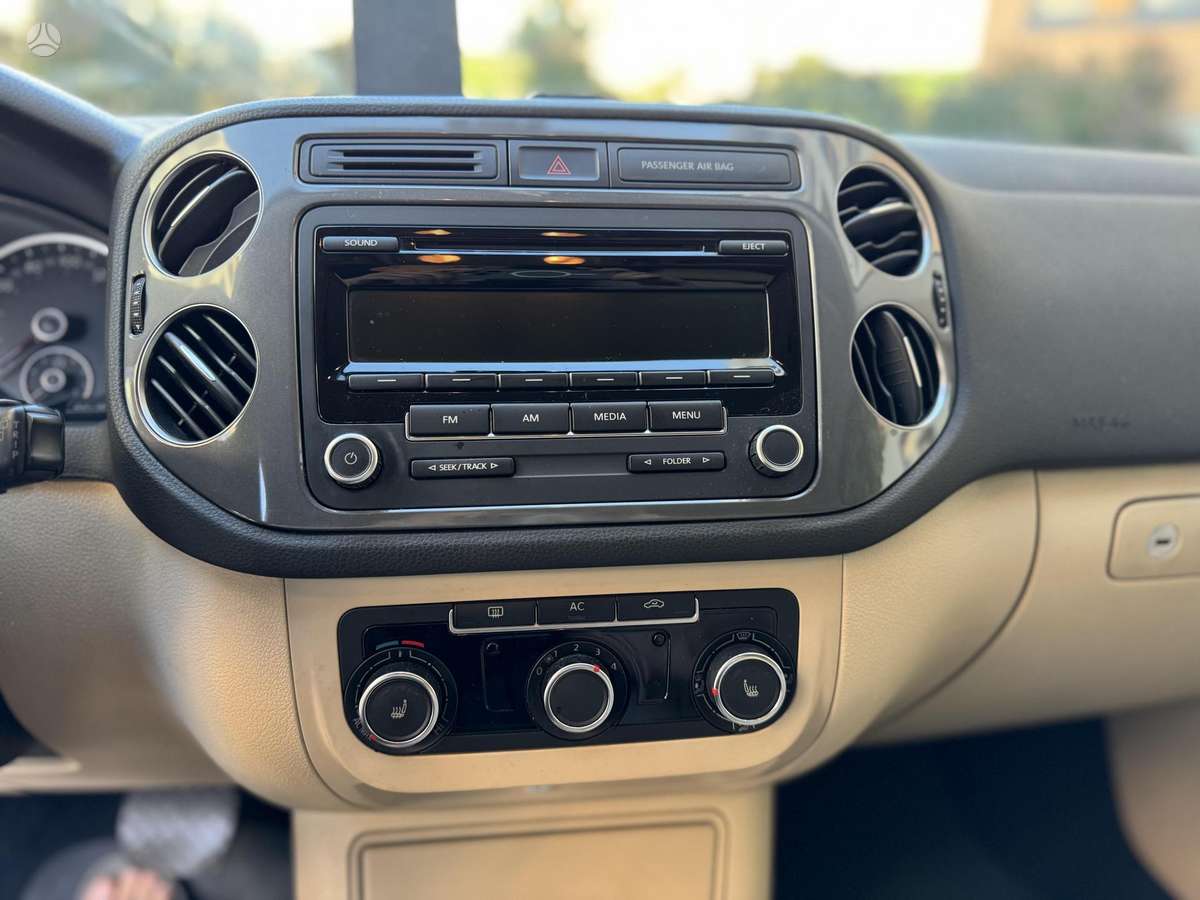 Volkswagen Tiguan 2012 — photo 21