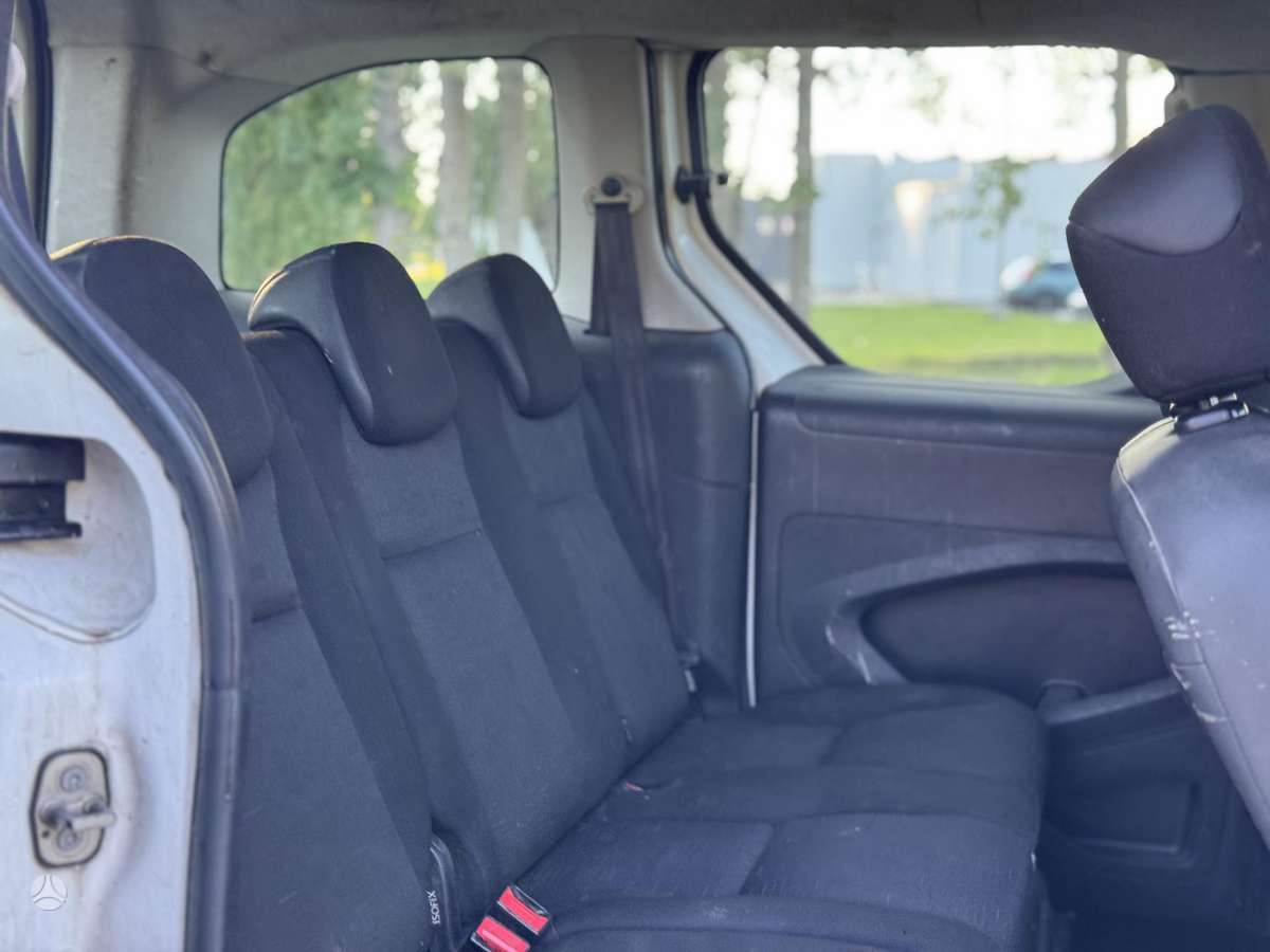 Citroen Berlingo 2011 — photo 12